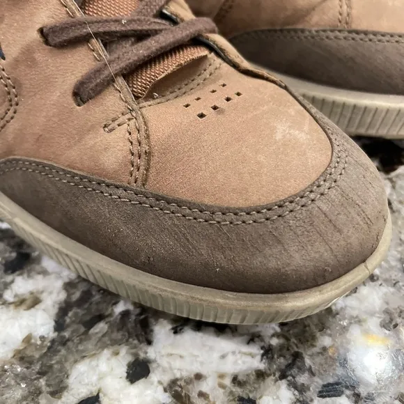 Ecco Leather Casual Shoes men’s size 10