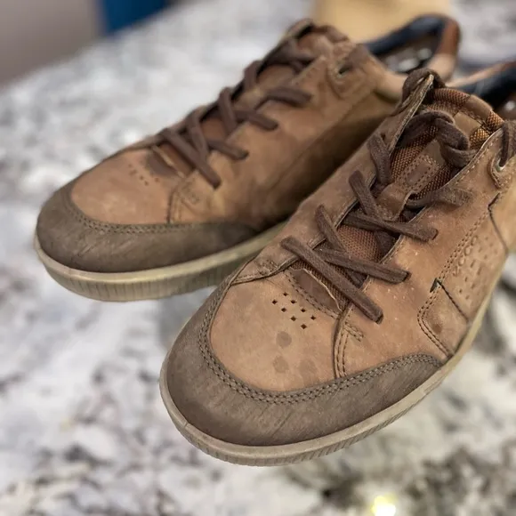 Ecco Leather Casual Shoes men’s size 10