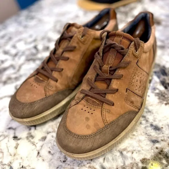 Ecco Leather Casual Shoes men’s size 10