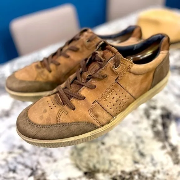 Ecco Leather Casual Shoes men’s size 10