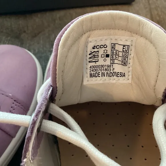 Ecco Women's Soft 7 Sneakers, size 9