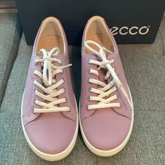 Ecco Women's Soft 7 Sneakers, size 9