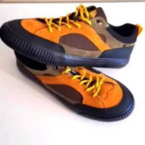 Element sneakers sued, rubber sole, with pull strip in the back NEW!!!
