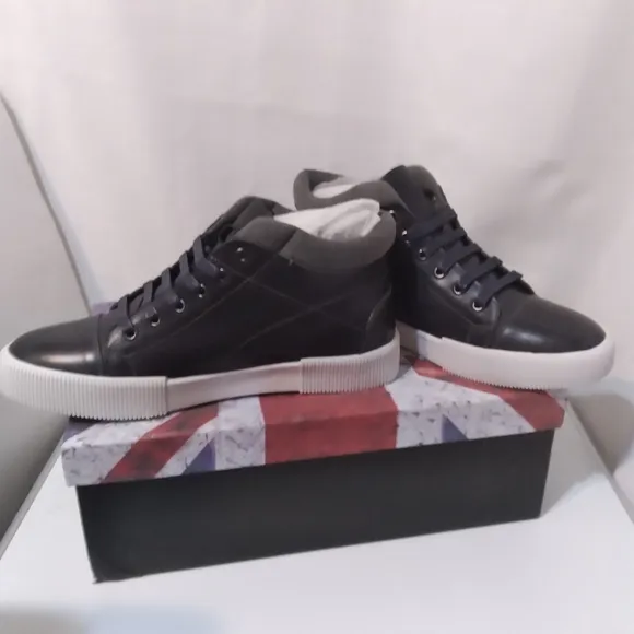 English  Laundry Joel Sneakers Mens Size 8.5 Navy Mid Top Lace Up Nwt