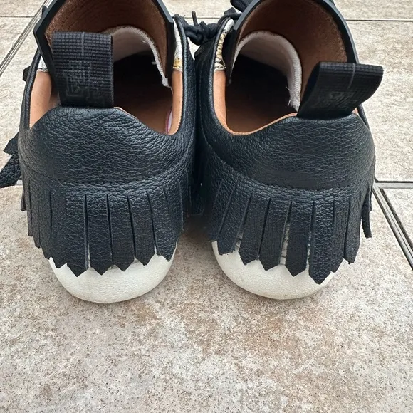Esseutesse fringe sneakers