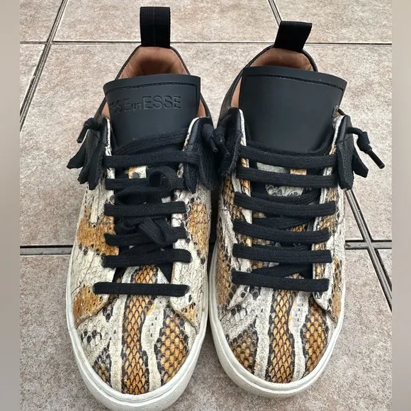 Esseutesse fringe sneakers