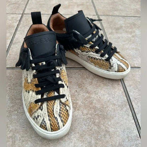 Esseutesse fringe sneakers