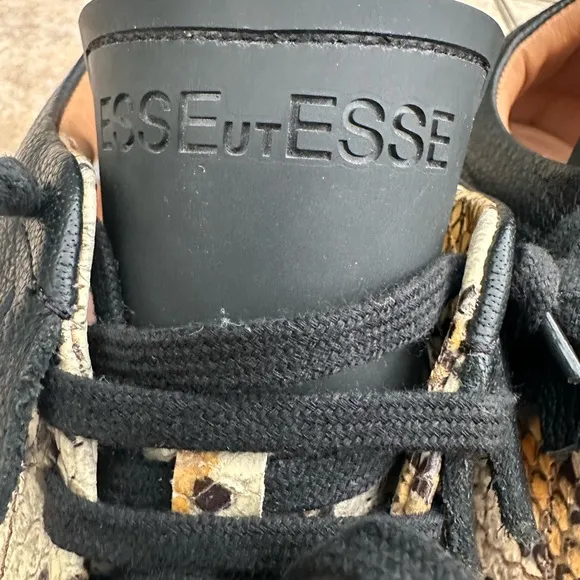 Esseutesse fringe sneakers