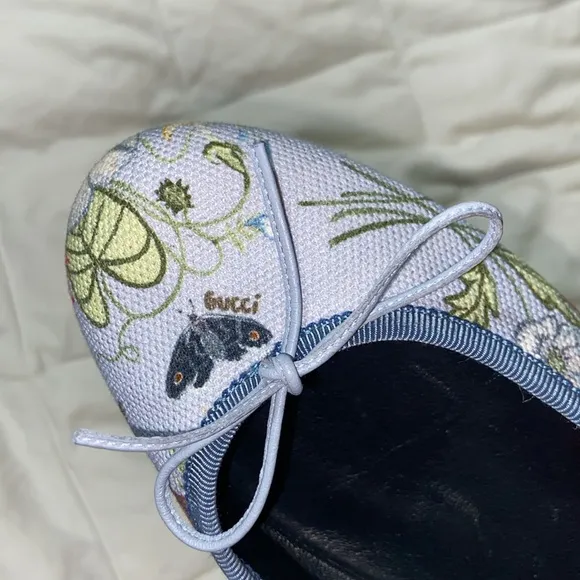 EUC Gucci womens shoes ballet flats floral print bow