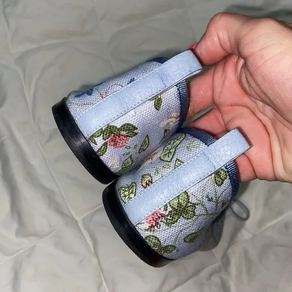 EUC Gucci womens shoes ballet flats floral print bow