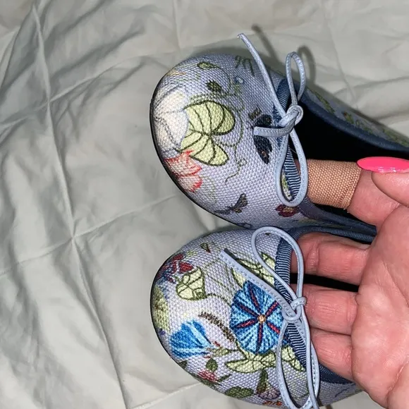 EUC Gucci womens shoes ballet flats floral print bow
