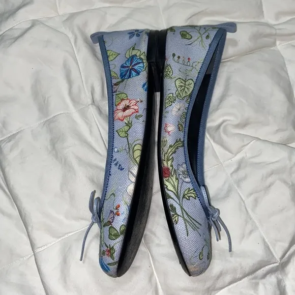 EUC Gucci womens shoes ballet flats floral print bow