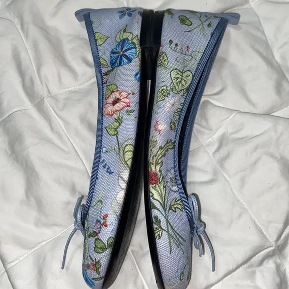 EUC Gucci womens shoes ballet flats floral print bow