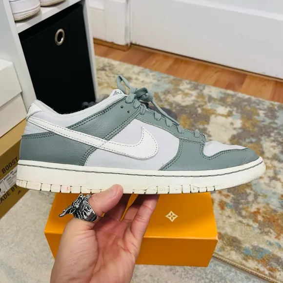 EUC Men’s Size 9.5 (Euro Sz 43) Nike Dunk Low Sneakers In Mica Green/White Color