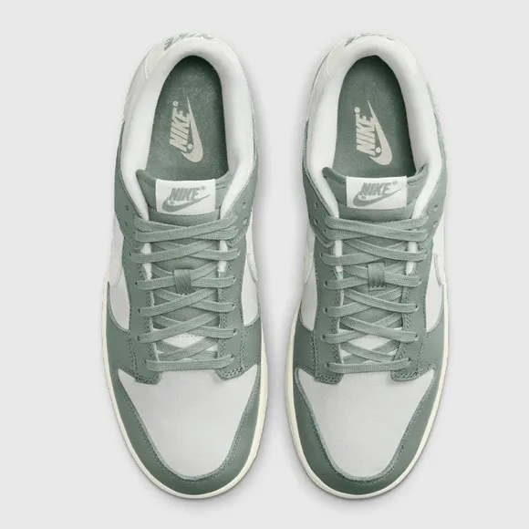 EUC Men’s Size 9.5 (Euro Sz 43) Nike Dunk Low Sneakers In Mica Green/White Color