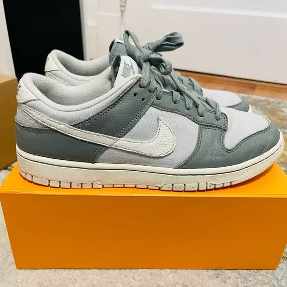 EUC Men’s Size 9.5 (Euro Sz 43) Nike Dunk Low Sneakers In Mica Green/White Color