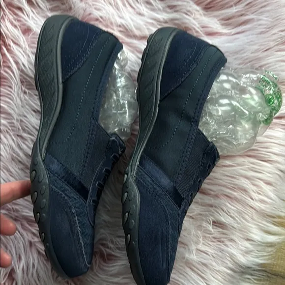 EUC Skechers Dark Navy Casual Shoes