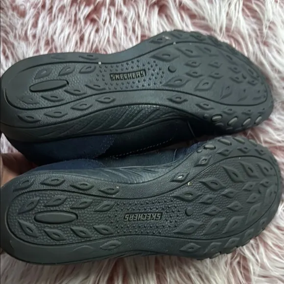 EUC Skechers Dark Navy Casual Shoes