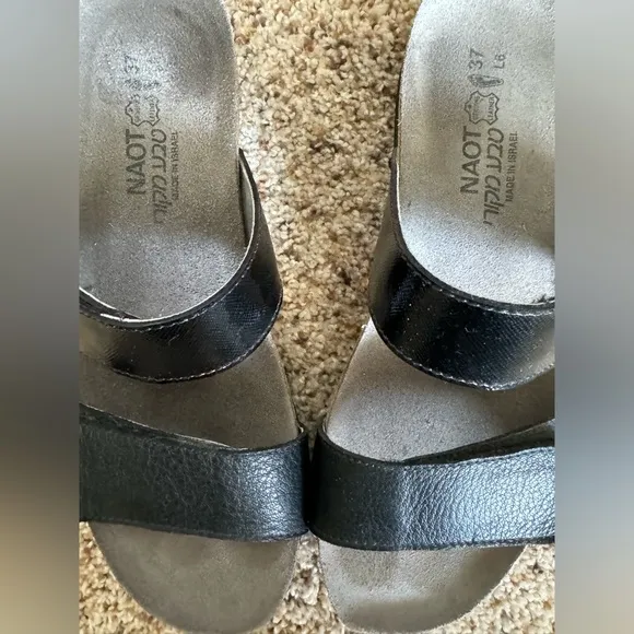 EUC/VGUC Size 37 (US L 6) Naot Black Althea Slide Sandal