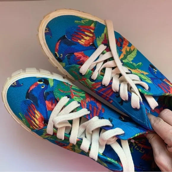 FARM RIO Sneakers Blue Macaw Canvas Sneakers Sz 11