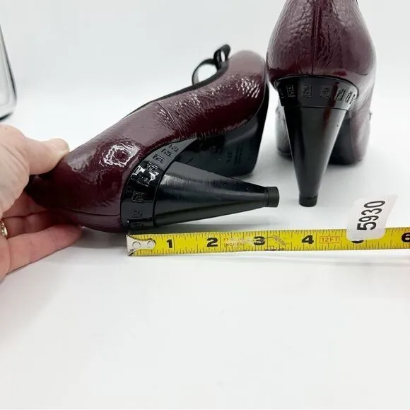 Fendi Burgundy Textured Patent Peep Toe Pumps w/Bow Grosgrain Bow Sculptured 7M