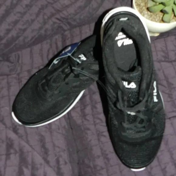 Fila Men's Breathable Knit Athletic Sneakers  Black NWT