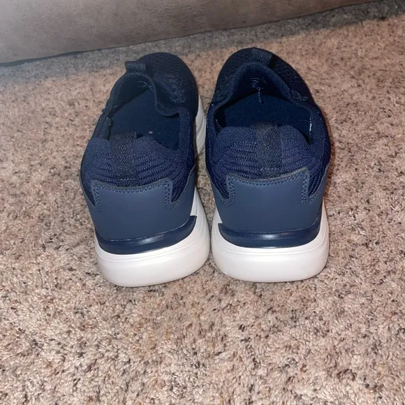 Fitville Men's 8.5 Extra Wide Slip-On Shoes with Hands Free Arch Support Navy