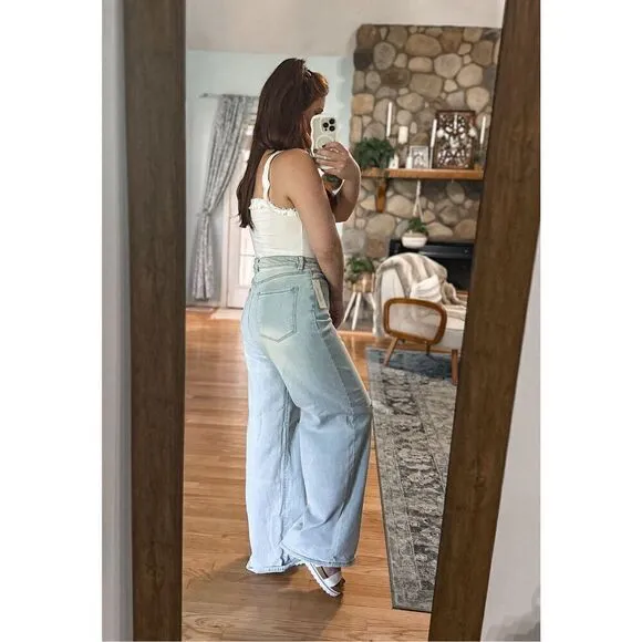Francesca’s Almost Famous NWT Jeans