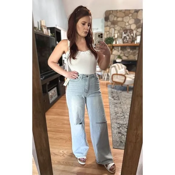 Francesca’s Almost Famous NWT Jeans