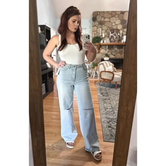 Francesca’s Almost Famous NWT Jeans