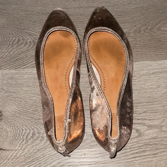 frye regina  Elegant Metallic Flats size 9