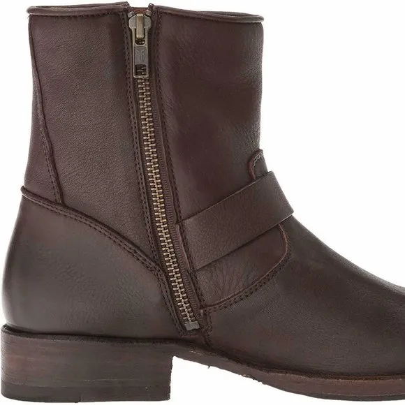 Frye VICKY Dark Brown Short Ankle Cowboy Boots Bootie Shoes Flats 7.5 NEW