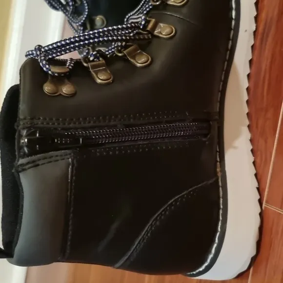 GAP Kids Hiking Boots Black Size 3
