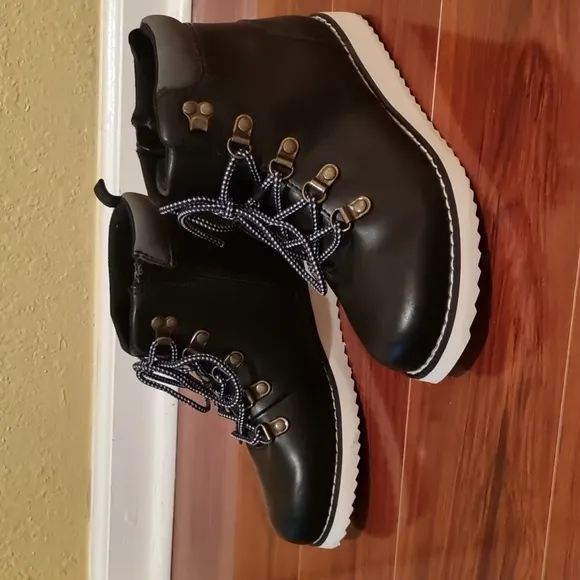 GAP Kids Hiking Boots Black Size 3