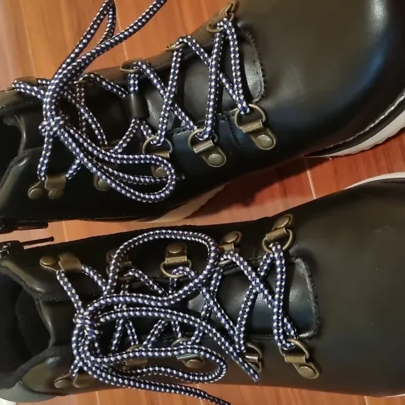 GAP Kids Hiking Boots Black Size 3