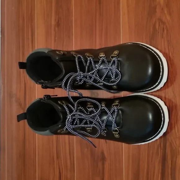 GAP Kids Hiking Boots Black Size 3