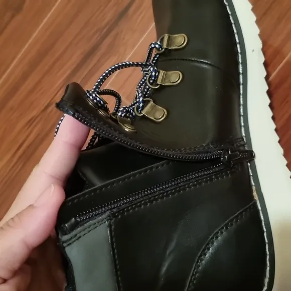 GAP Kids Hiking Boots Black Size 3