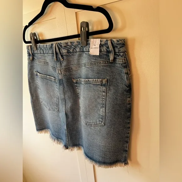 Good American Denim Women’s NWT Jean Good Waist Mini Skirt‎ Size 15