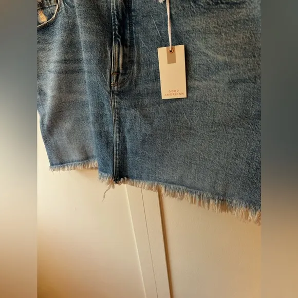 Good American Denim Women’s NWT Jean Good Waist Mini Skirt‎ Size 15