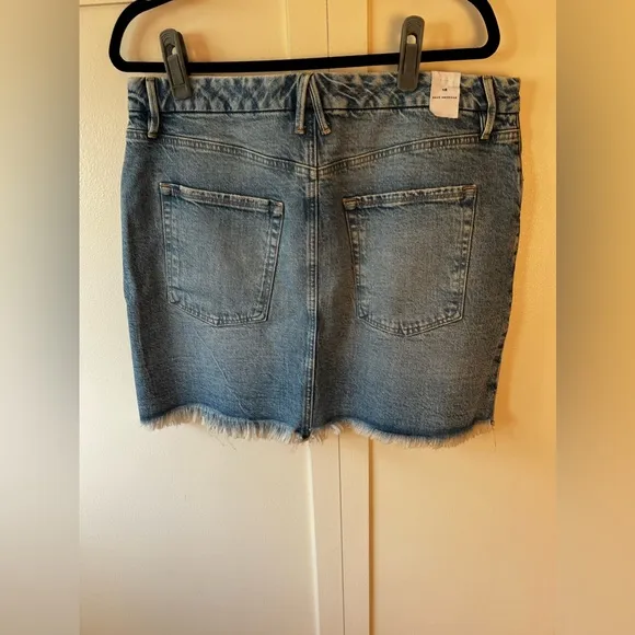 Good American Denim Women’s NWT Jean Good Waist Mini Skirt‎ Size 15