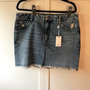 Good American Denim Women’s NWT Jean Good Waist Mini Skirt‎ Size 15