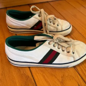 Gorgeous Gucci tennis sneakers size 39