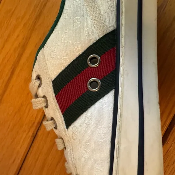 Gorgeous Gucci tennis sneakers size 39