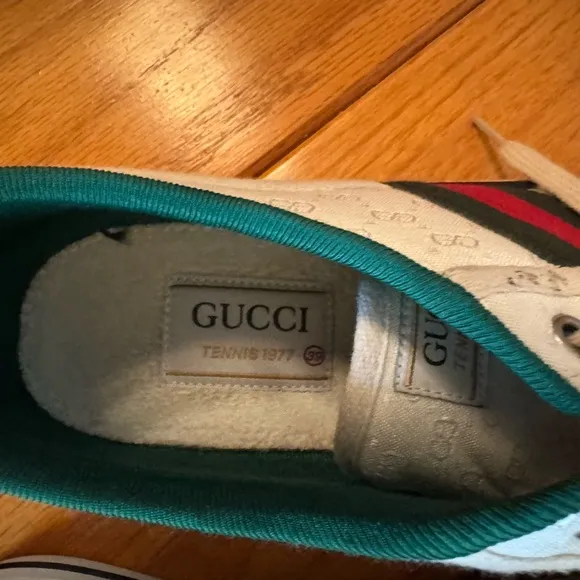 Gorgeous Gucci tennis sneakers size 39