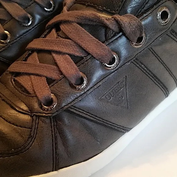 GUESS MEN CANVAS SNEAKERS