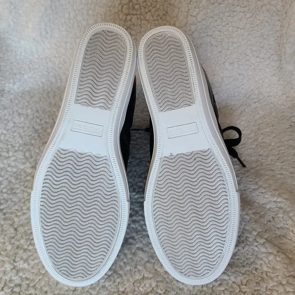 Guess - NWOT - hidden wedge black hi-top sneakers
