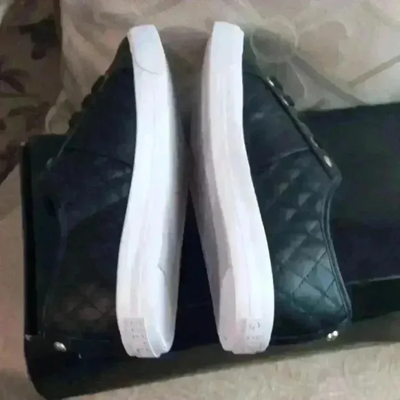 GUESS Women's Sneakers