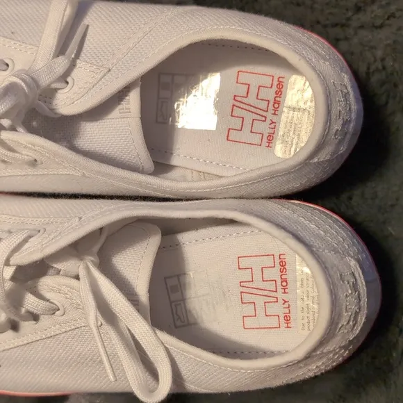 Helly-Hansen  white canvas sneakers size 8