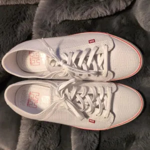 Helly-Hansen  white canvas sneakers size 8
