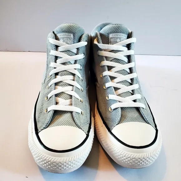 High-Top Sneakers in Light Blue &amp; White Converse Chuck Taylor All Star M…